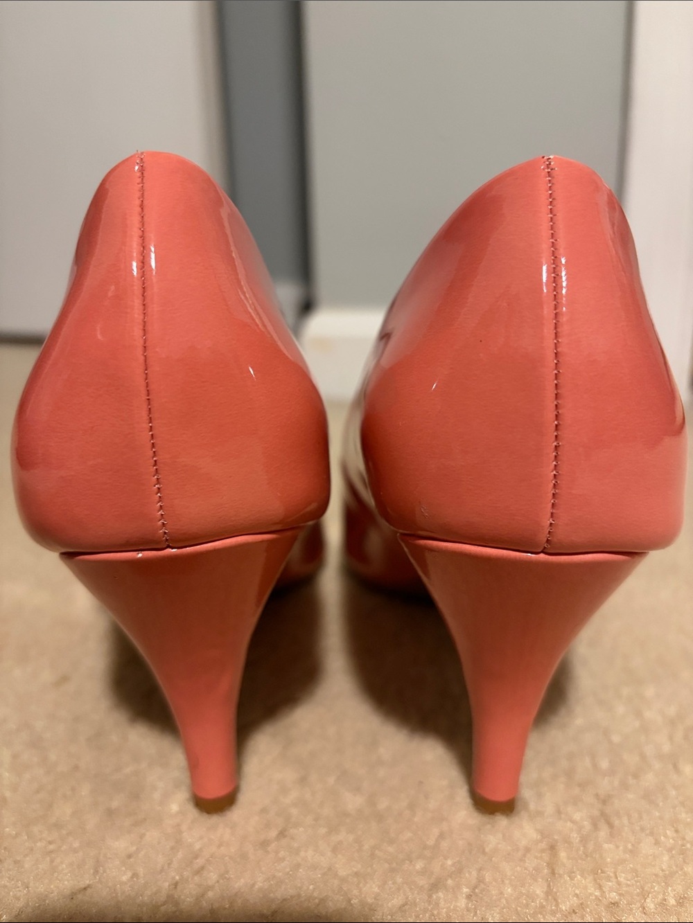 Bandolino Coral-Pink Patent Mid Heel Pumps - Picture 3 of 7